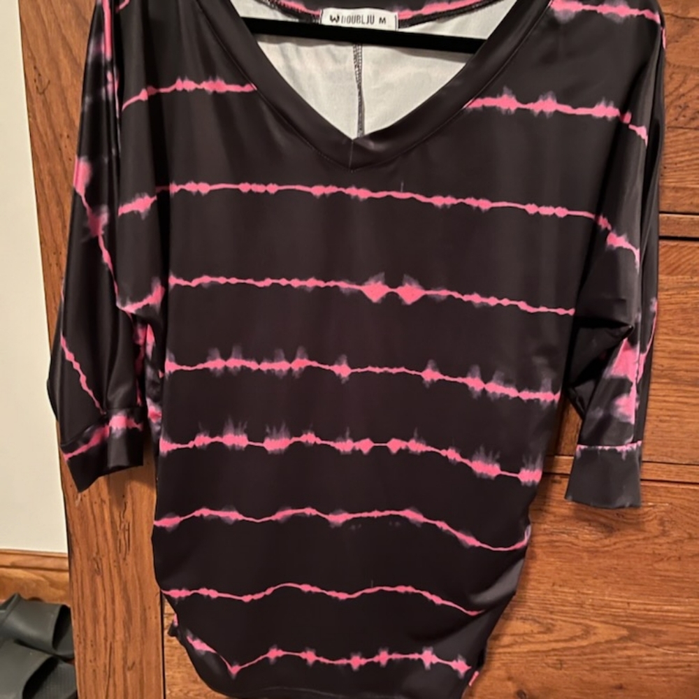 Doublju Black and Pink 3/4 Sleeve Top (M)